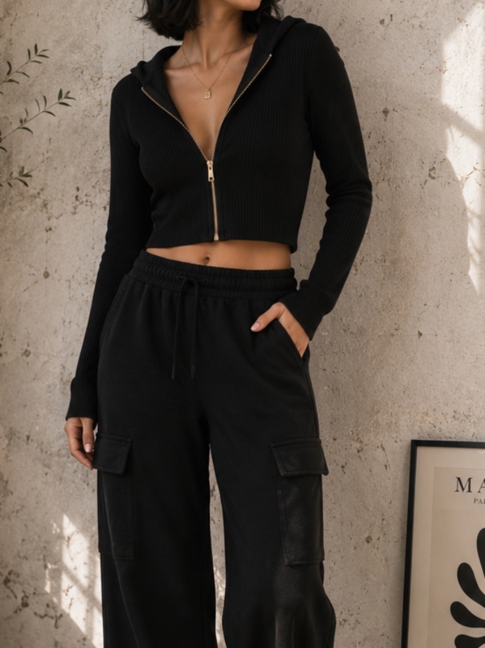 Black Zip-Front Ribbed Long-Sleeve Crop Top